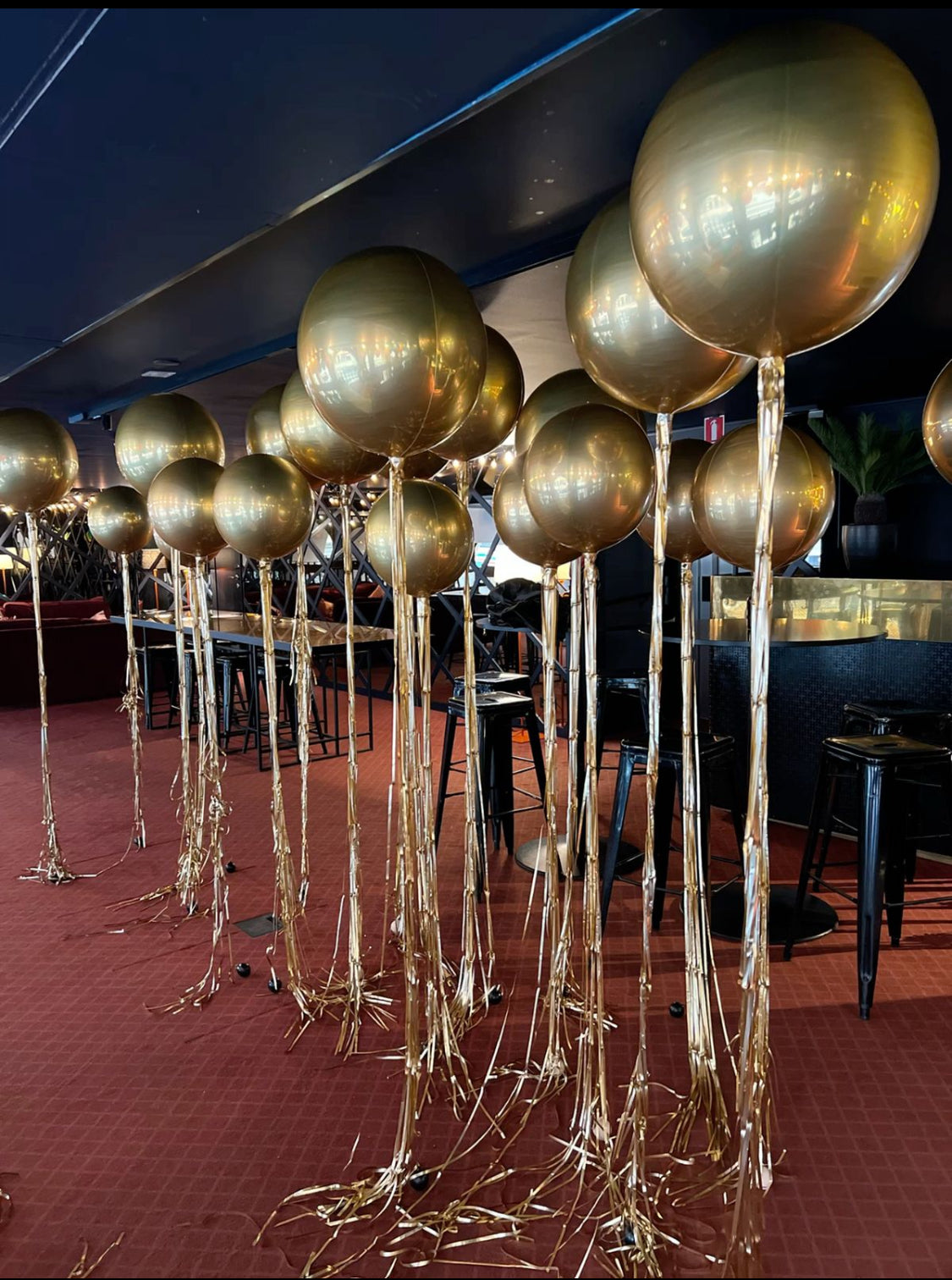 Party Balloon Décor Gold & Silver ORBZ Balloons