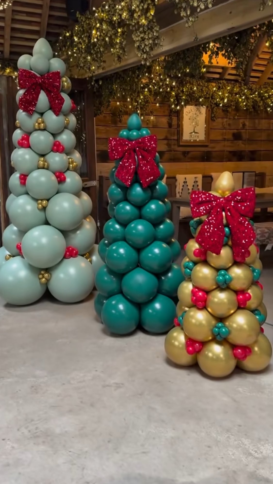 Balloon Decor – Christmas Trees Floor Display, Elegant Holiday Event