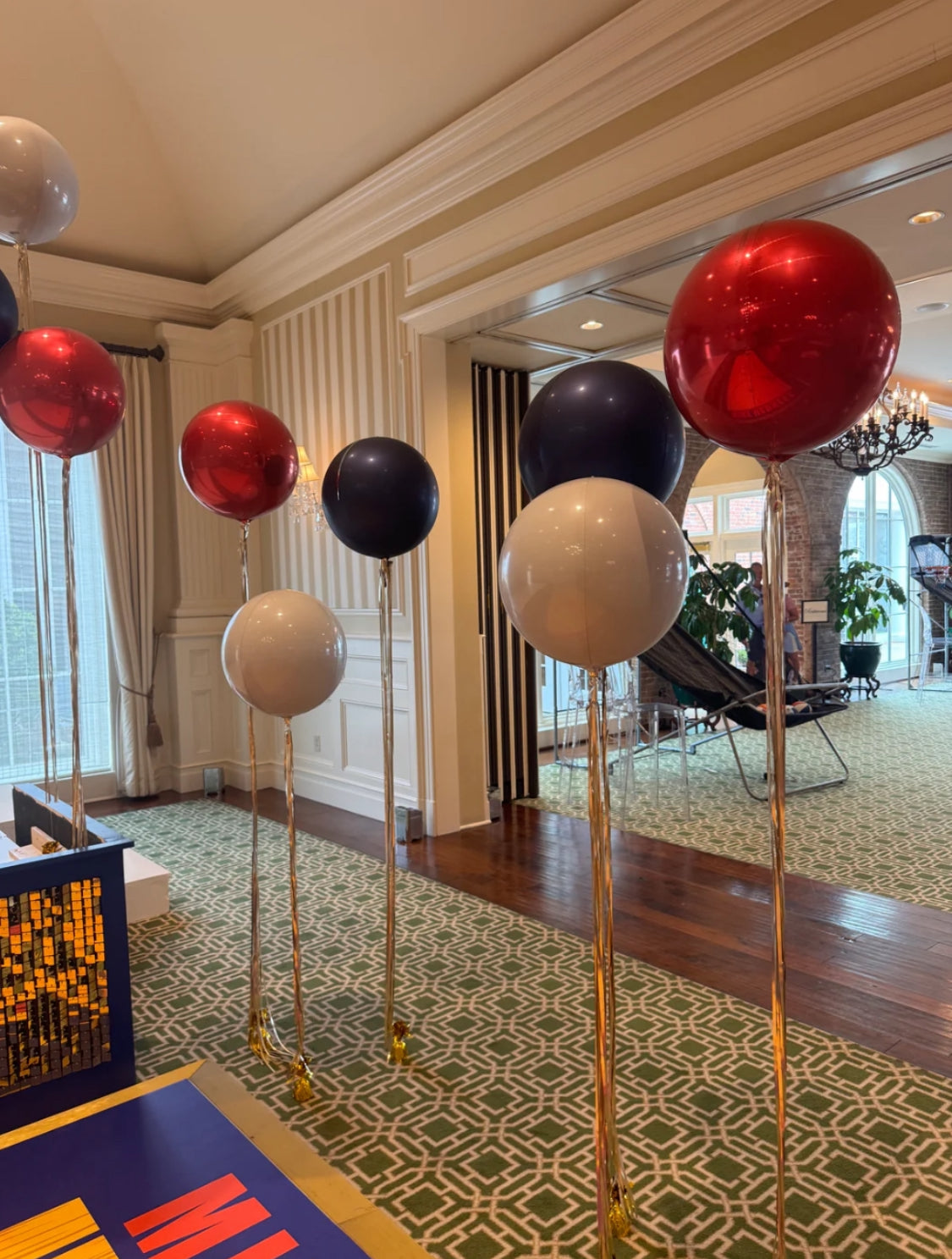 ORBZ Balloons – Event Decor, Round Balloon Bouquets – Toronto Party Balloons