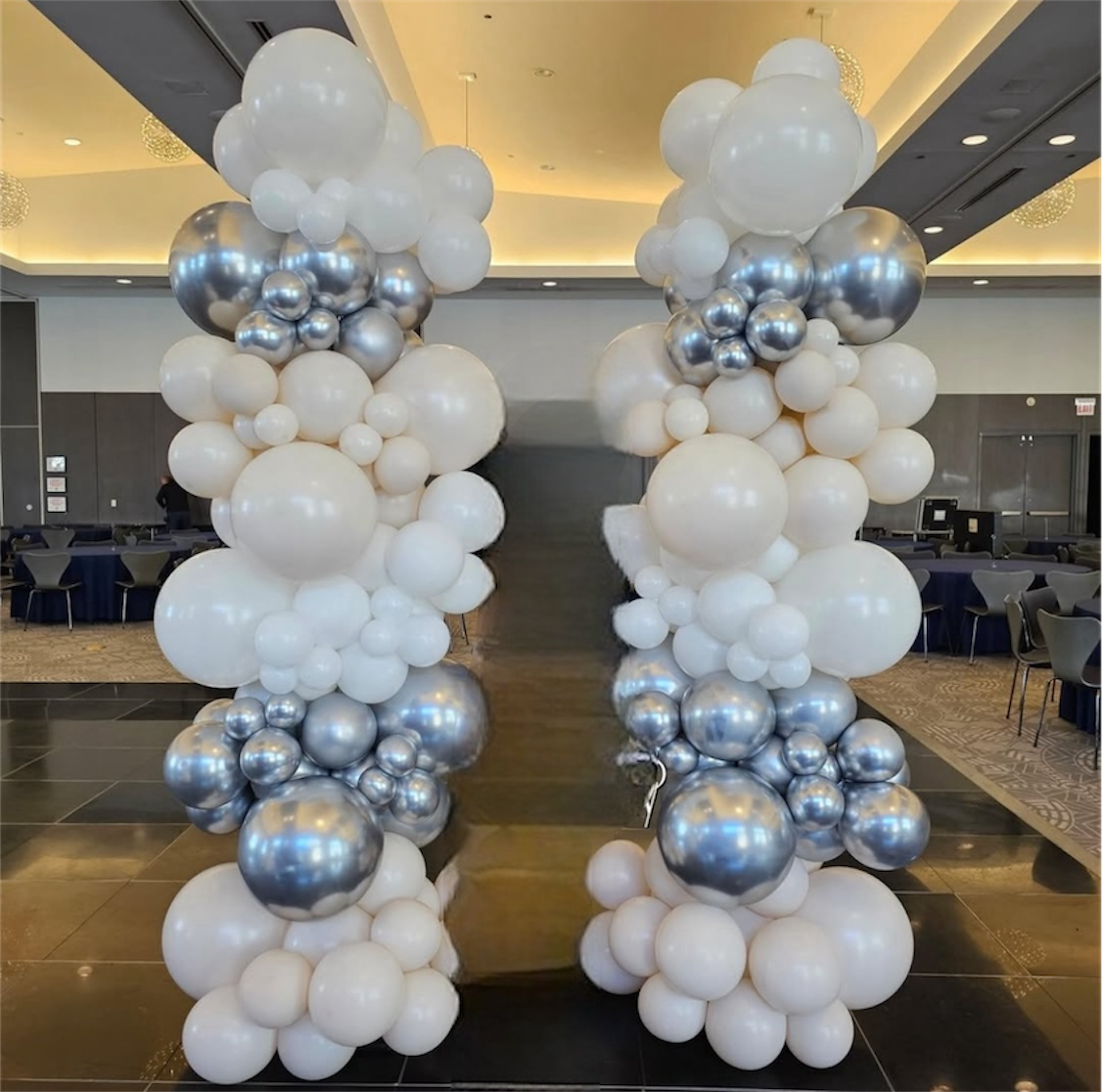 Freestanding Balloon Cluster | Balloon Décor for Parties and Events