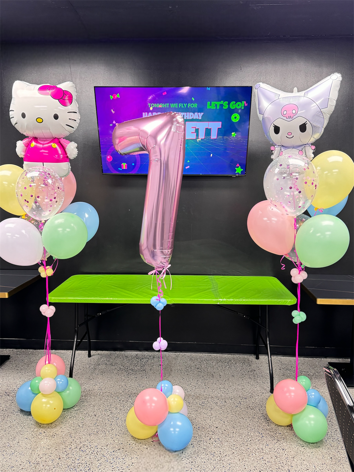 Hello Kitty Helium Balloon Package with Number